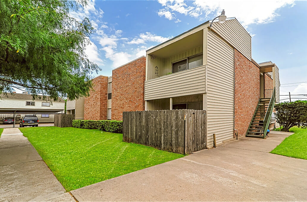 Exterior view of apt complex in Portland, TX